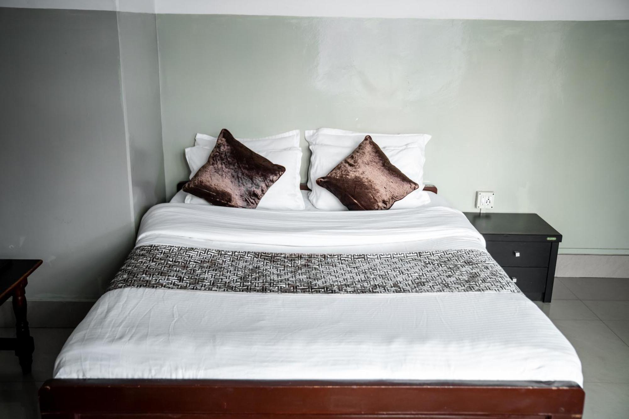 2K Hotel Kohima Eksteriør billede