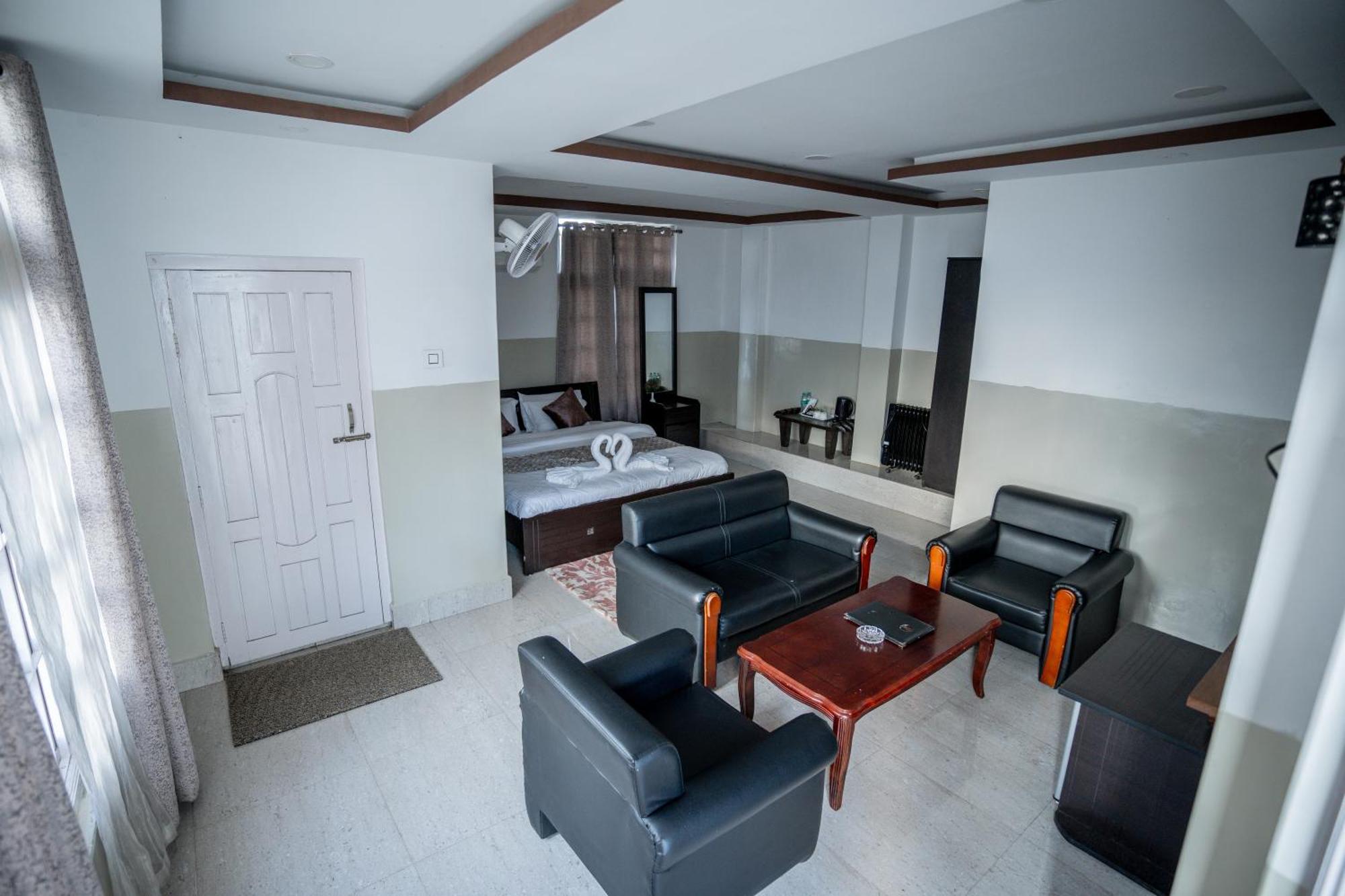 2K Hotel Kohima Eksteriør billede