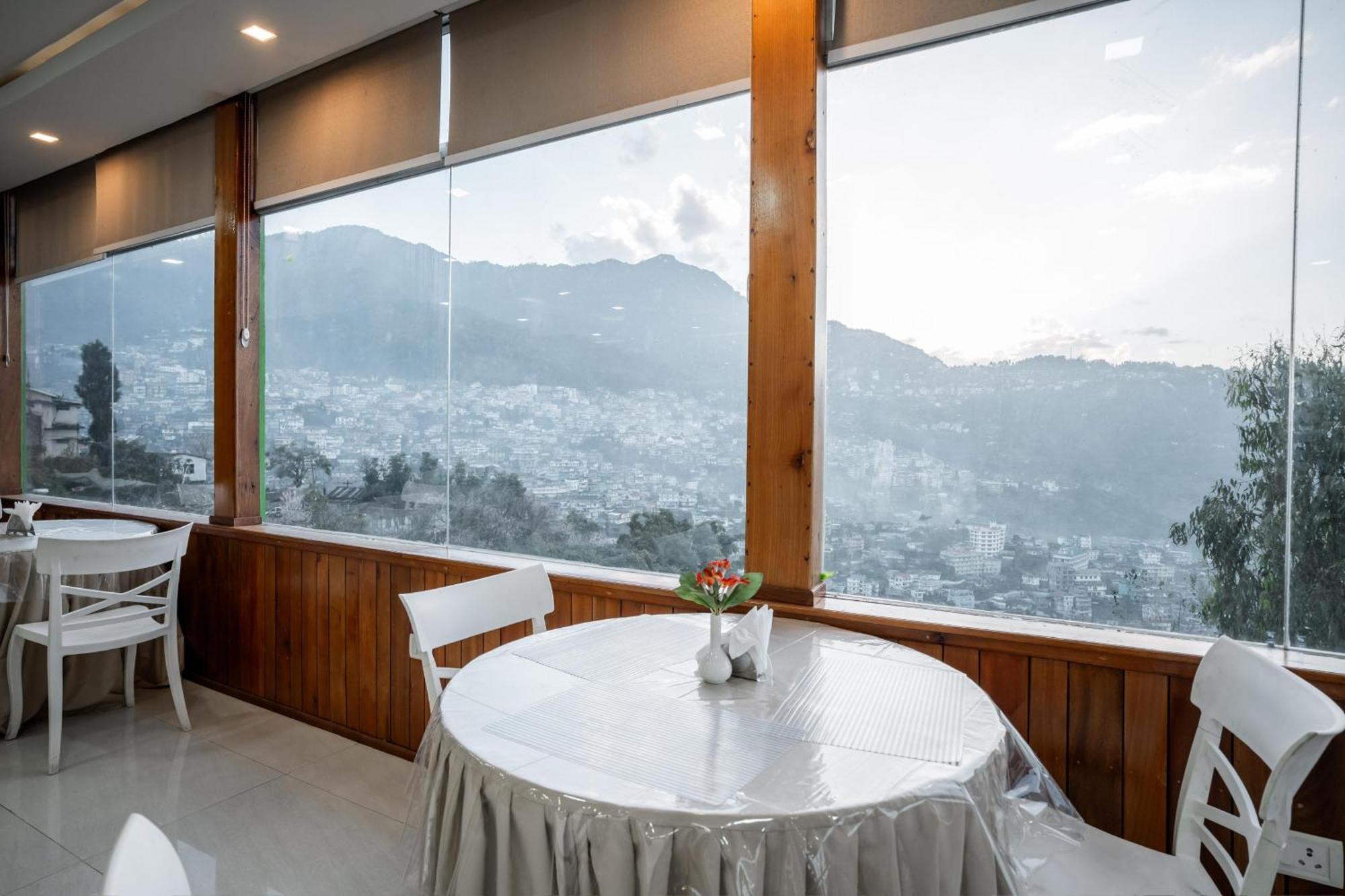 2K Hotel Kohima Eksteriør billede